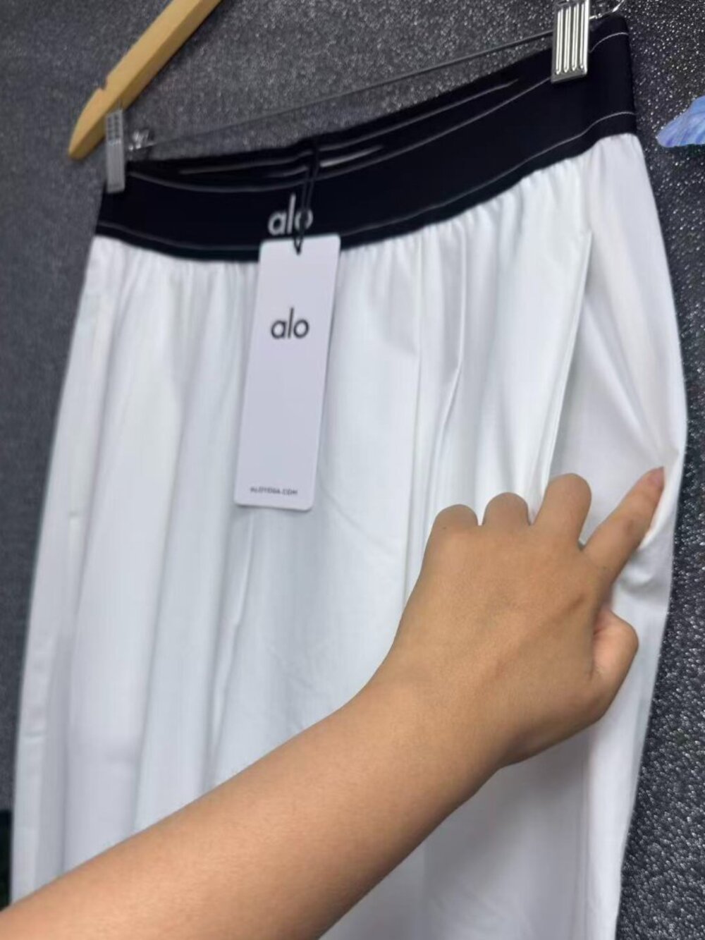 NWT ALO Yoga🦄Suit Up Trouser White Black Regular 30" Work Travel Pants - Picture 5 of 8